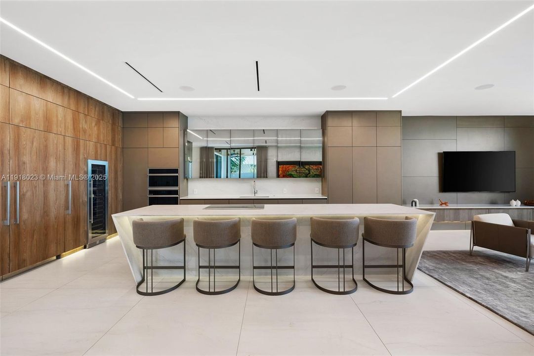 En Venta: $9,990,000 (5 camas, 5 baños, 5661 Pies cuadrados)