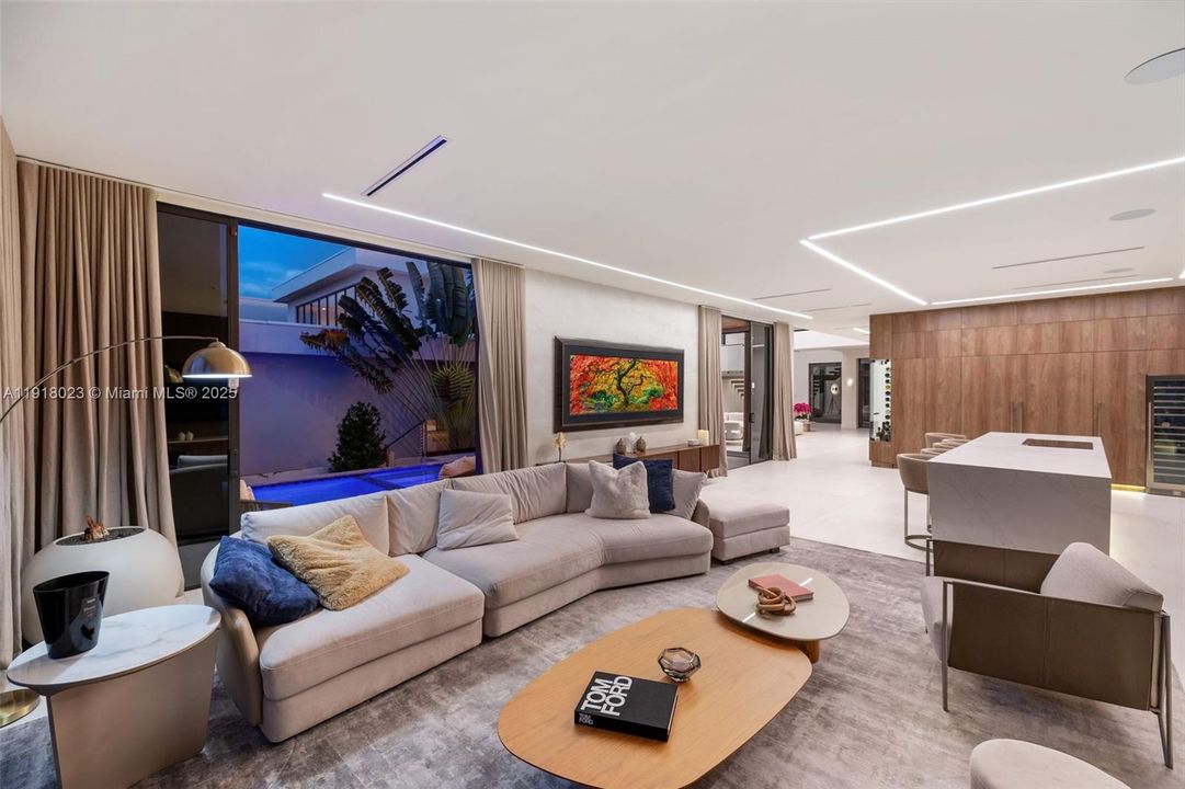 En Venta: $9,990,000 (5 camas, 5 baños, 5661 Pies cuadrados)