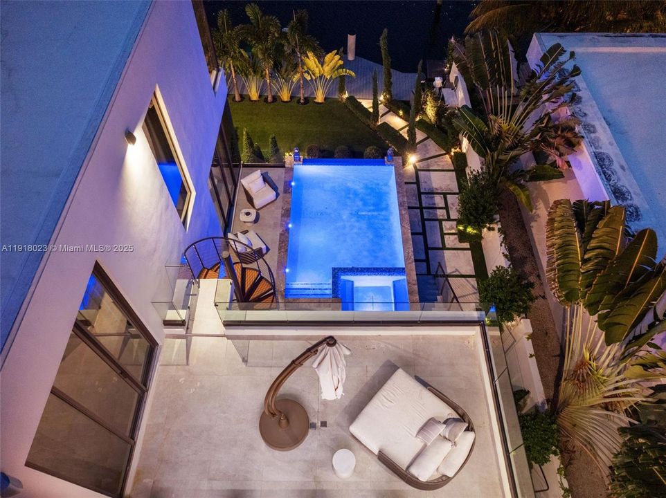 En Venta: $9,990,000 (5 camas, 5 baños, 5661 Pies cuadrados)