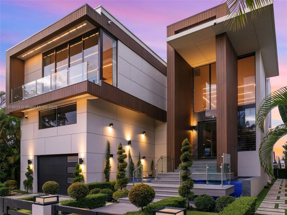 En Venta: $9,990,000 (5 camas, 5 baños, 5661 Pies cuadrados)