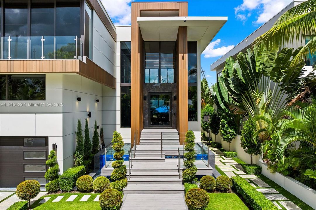 En Venta: $9,990,000 (5 camas, 5 baños, 5661 Pies cuadrados)