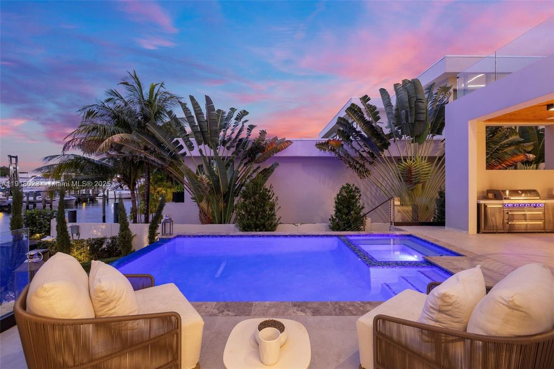 En Venta: $9,990,000 (5 camas, 5 baños, 5661 Pies cuadrados)