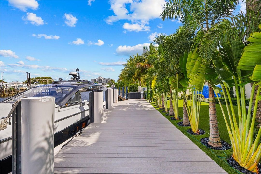 En Venta: $9,990,000 (5 camas, 5 baños, 5661 Pies cuadrados)