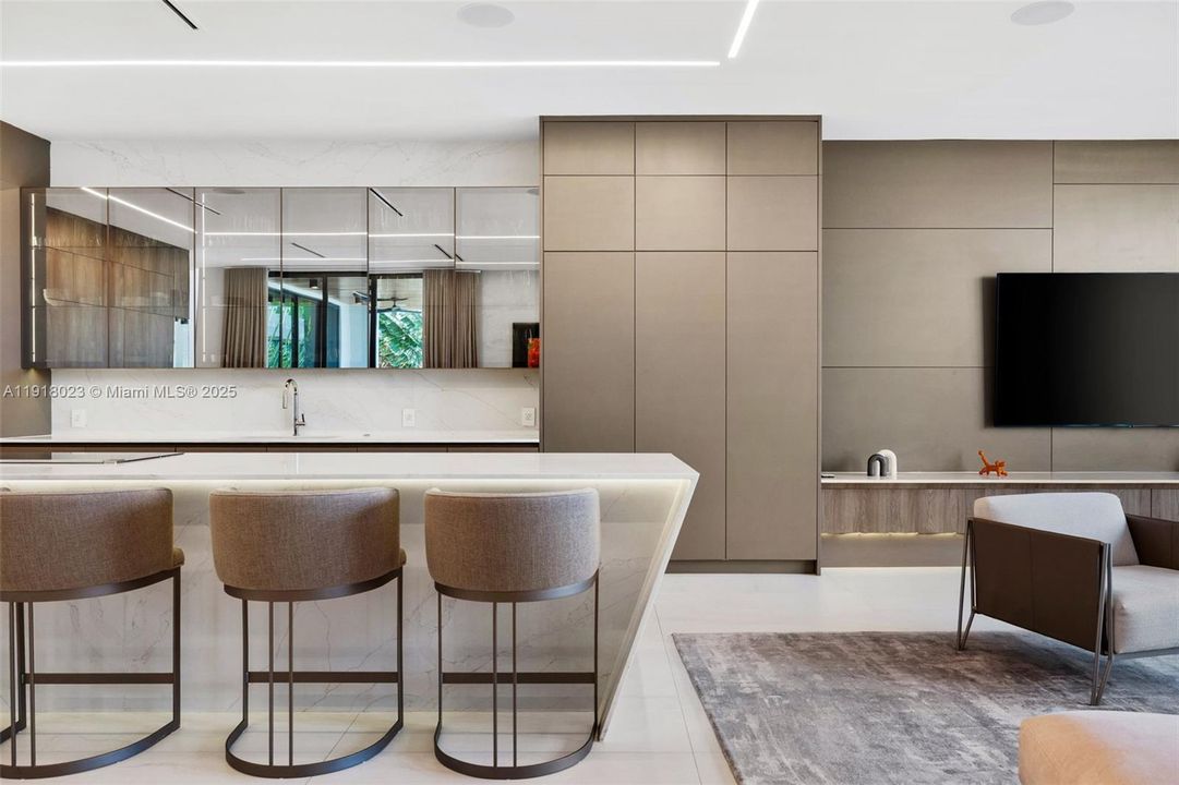 En Venta: $9,990,000 (5 camas, 5 baños, 5661 Pies cuadrados)