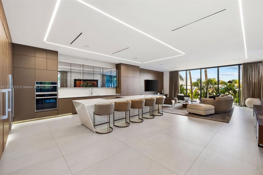 En Venta: $9,990,000 (5 camas, 5 baños, 5661 Pies cuadrados)