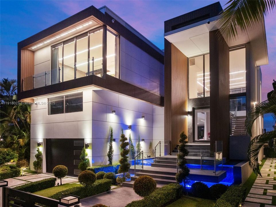 En Venta: $9,990,000 (5 camas, 5 baños, 5661 Pies cuadrados)