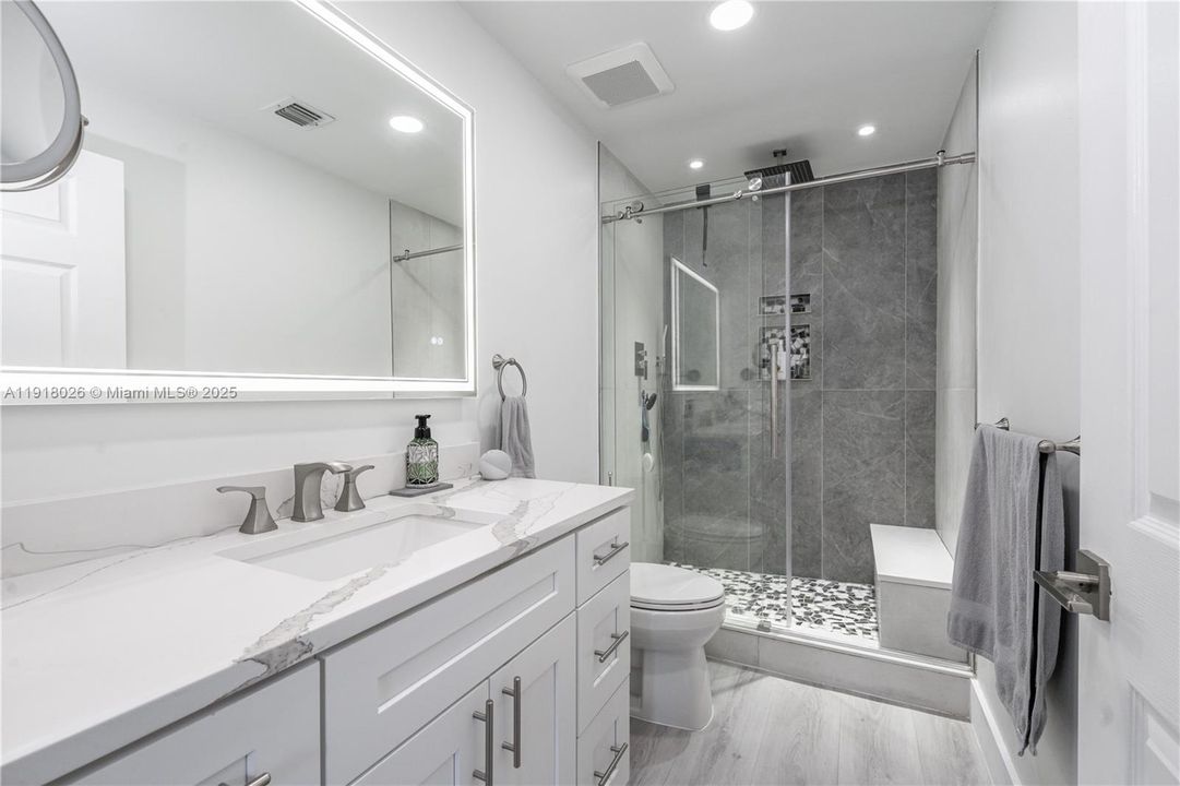 Под контрактом: $3,200 (2 спален, 2 ванн, 1040 Квадратных фут)