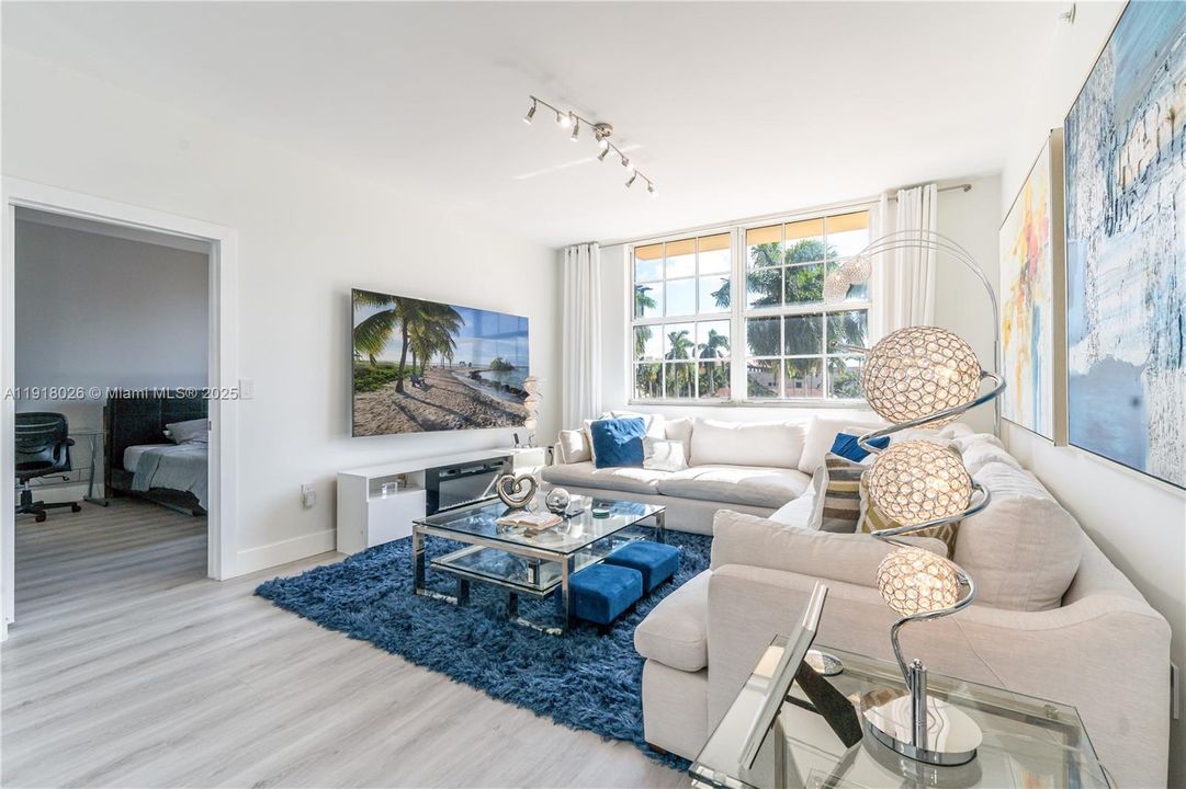 Под контрактом: $3,200 (2 спален, 2 ванн, 1040 Квадратных фут)