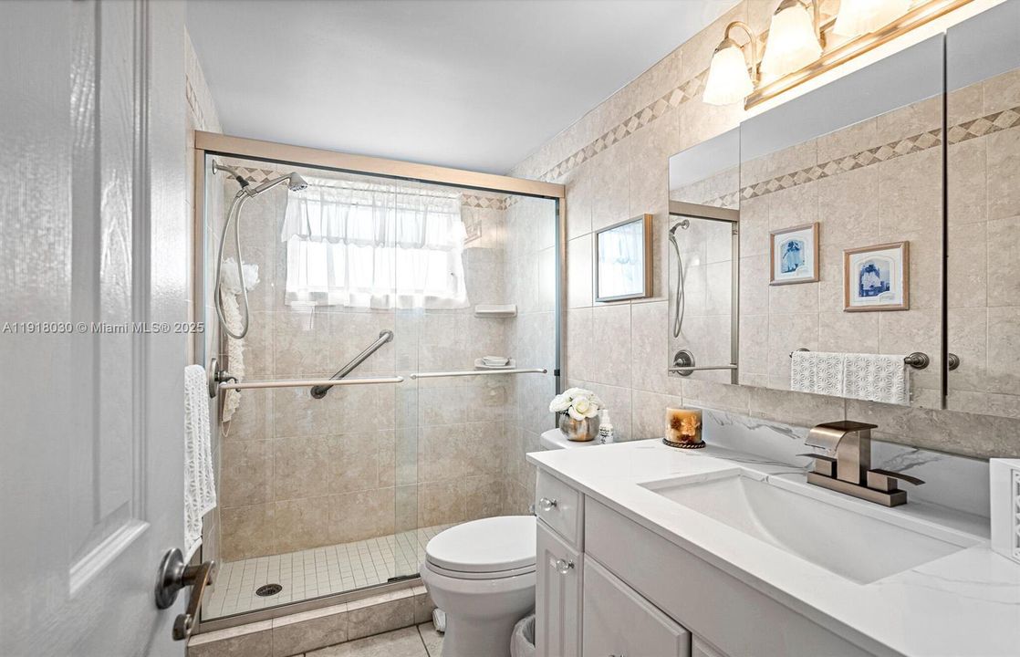 For Sale: $179,900 (1 beds, 1 baths, 660 Square Feet)