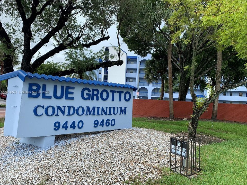 For Rent: $1,800 (1 beds, 1 baths, 676 Square Feet)