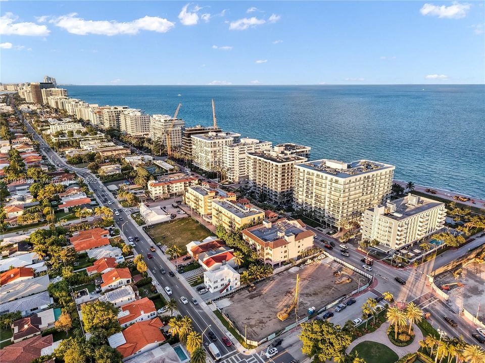 For Sale: $399,900 (1 beds, 1 baths, 730 Square Feet)