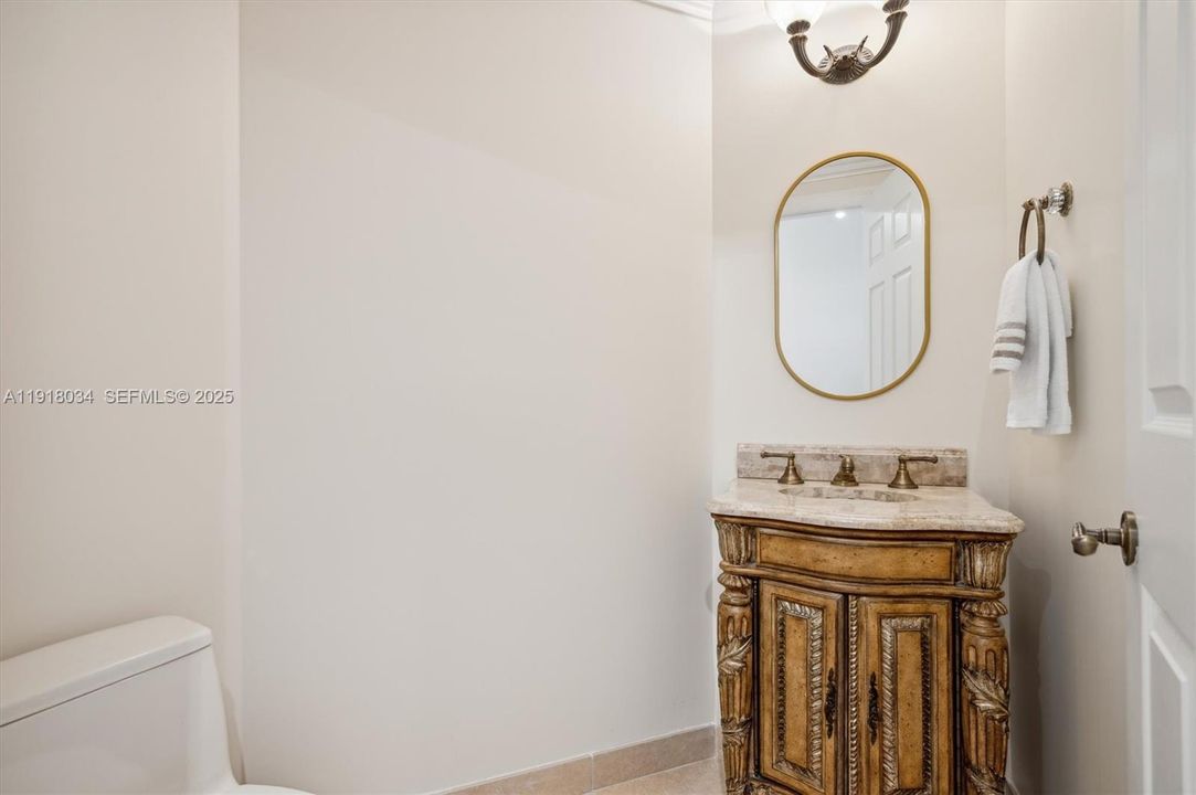 For Sale: $1,295,000 (2 beds, 2 baths, 1833 Square Feet)