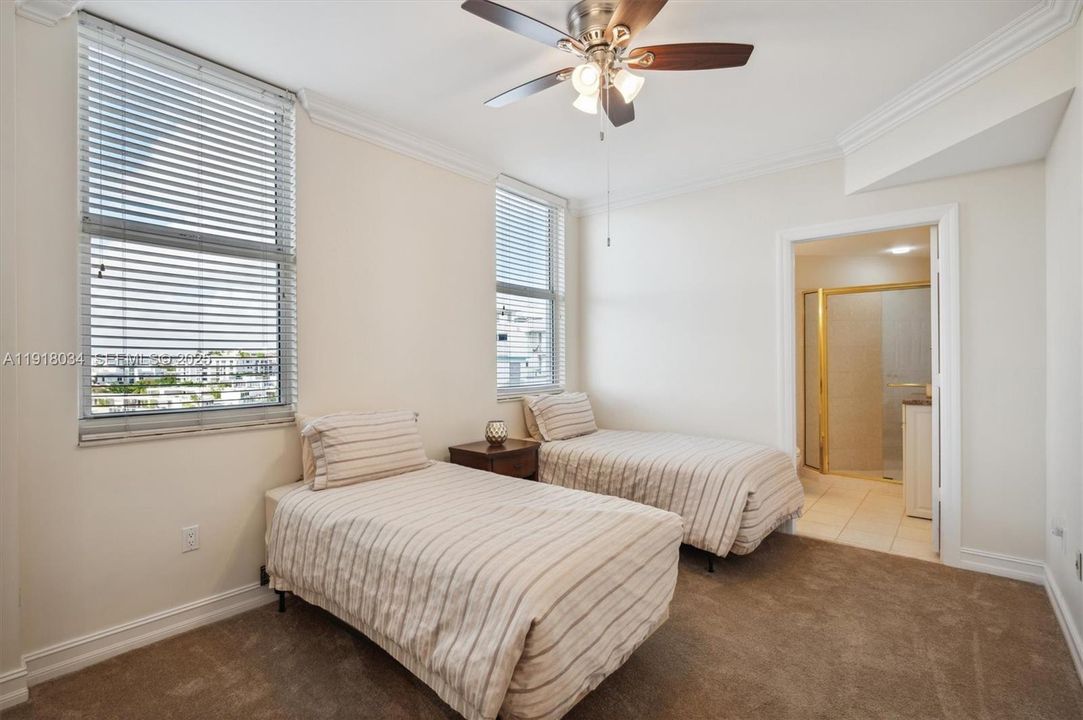 For Sale: $1,295,000 (2 beds, 2 baths, 1833 Square Feet)