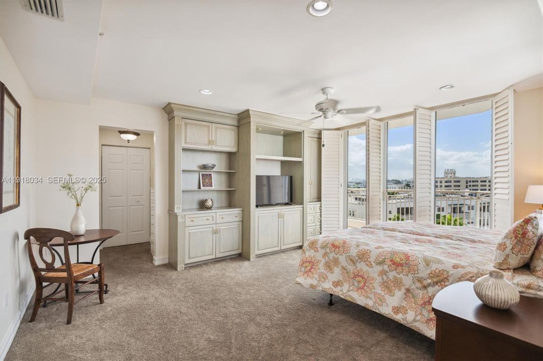 For Sale: $1,295,000 (2 beds, 2 baths, 1833 Square Feet)