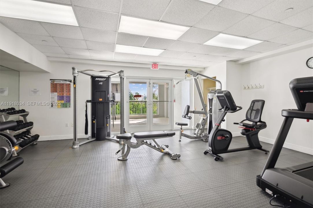 For Sale: $1,295,000 (2 beds, 2 baths, 1833 Square Feet)