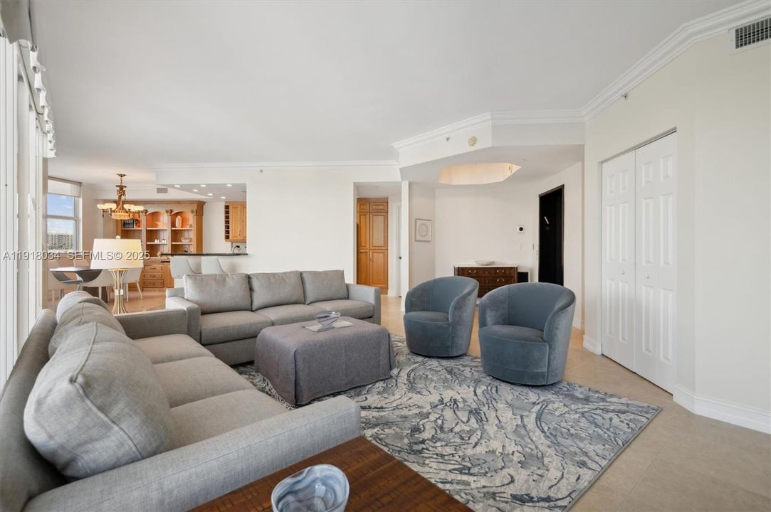 For Sale: $1,295,000 (2 beds, 2 baths, 1833 Square Feet)