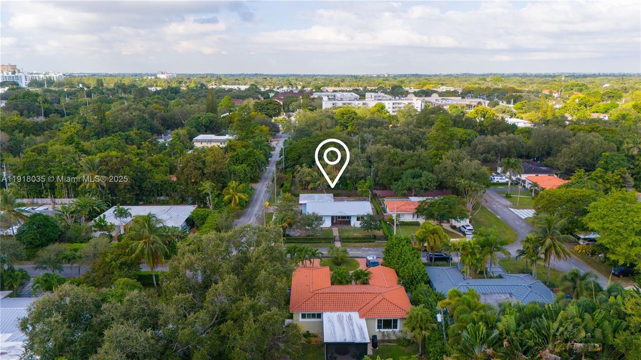 For Sale: $1,395,000 (3 beds, 2 baths, 1434 Square Feet)