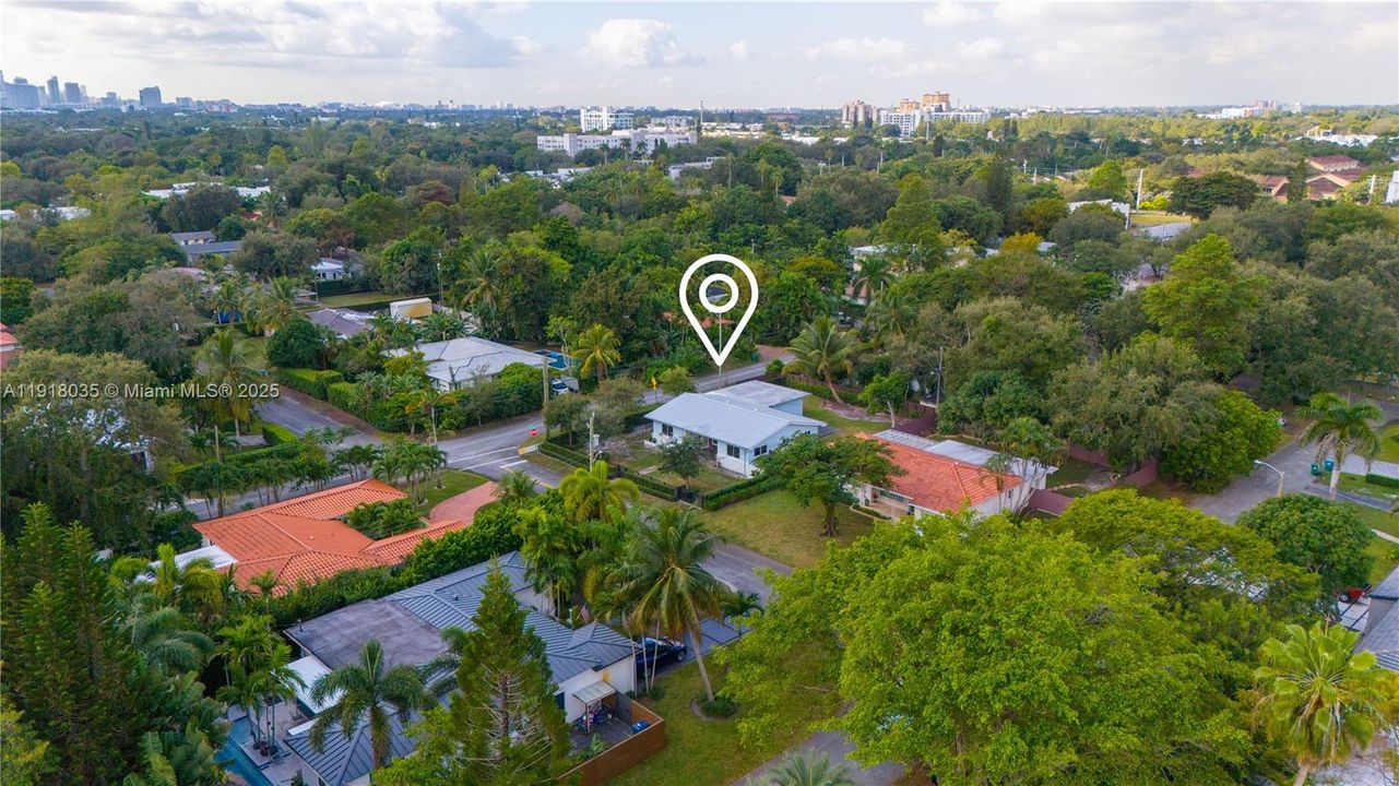 For Sale: $1,395,000 (3 beds, 2 baths, 1434 Square Feet)