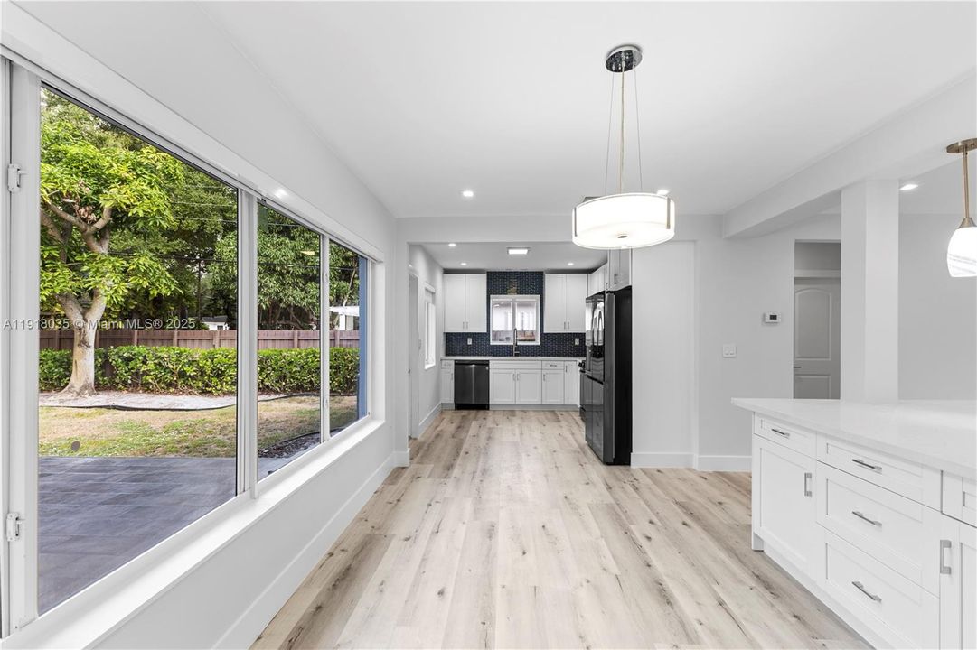 For Sale: $1,395,000 (3 beds, 2 baths, 1434 Square Feet)