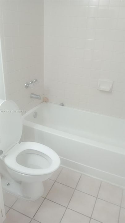 For Rent: $1,590 (1 beds, 1 baths, 739 Square Feet)