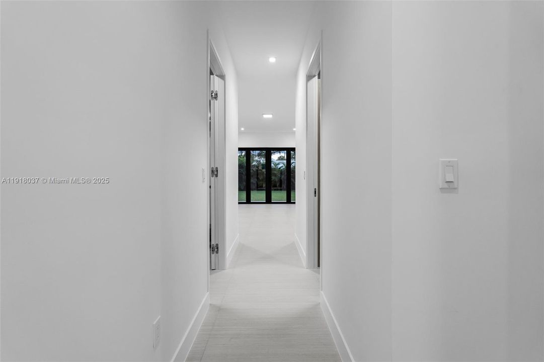 На продажу: $1,649,900 (5 спален, 4 ванн, 3226 Квадратных фут)