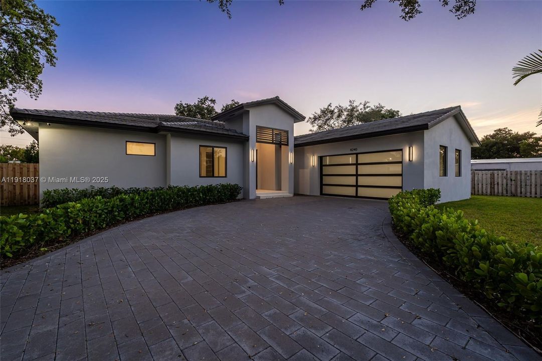 На продажу: $1,649,900 (5 спален, 4 ванн, 3226 Квадратных фут)