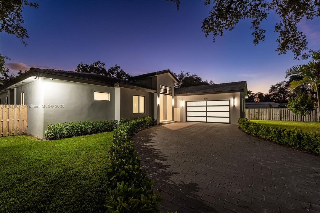 На продажу: $1,649,900 (5 спален, 4 ванн, 3226 Квадратных фут)