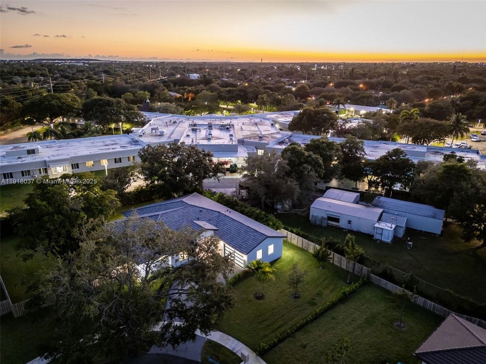 На продажу: $1,649,900 (5 спален, 4 ванн, 3226 Квадратных фут)