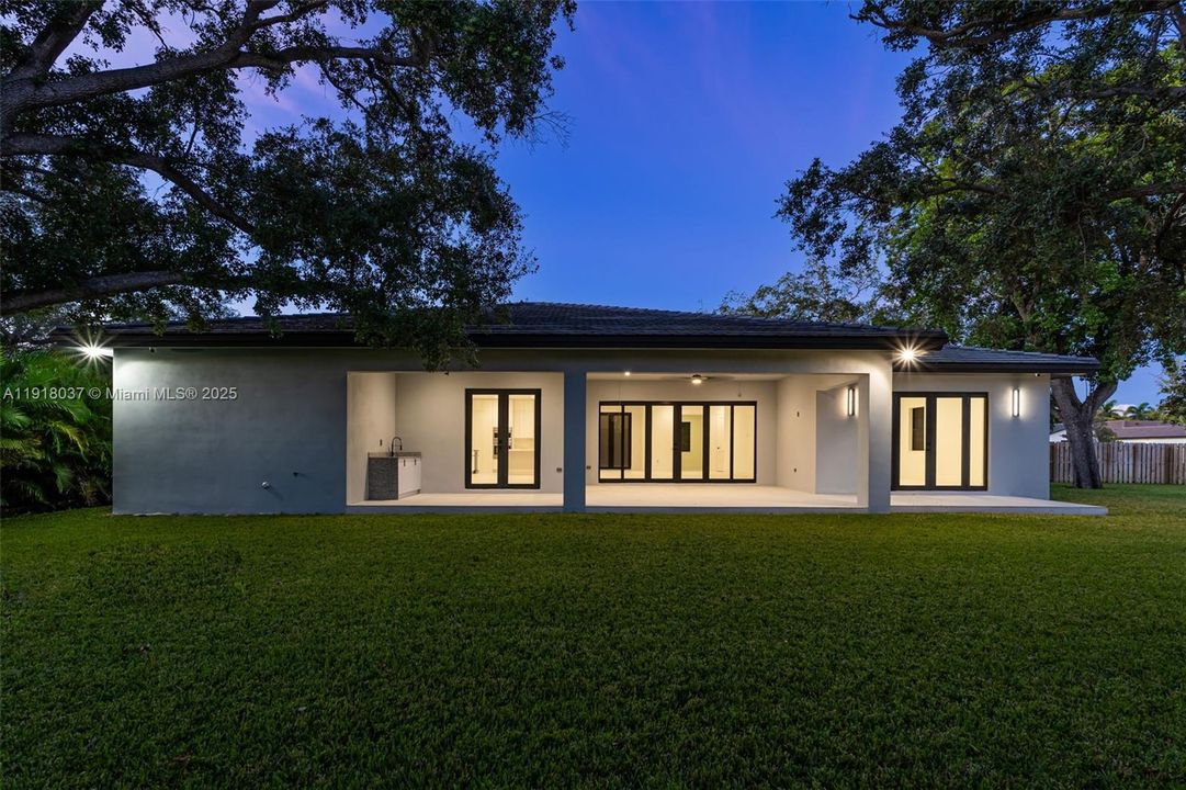 На продажу: $1,649,900 (5 спален, 4 ванн, 3226 Квадратных фут)