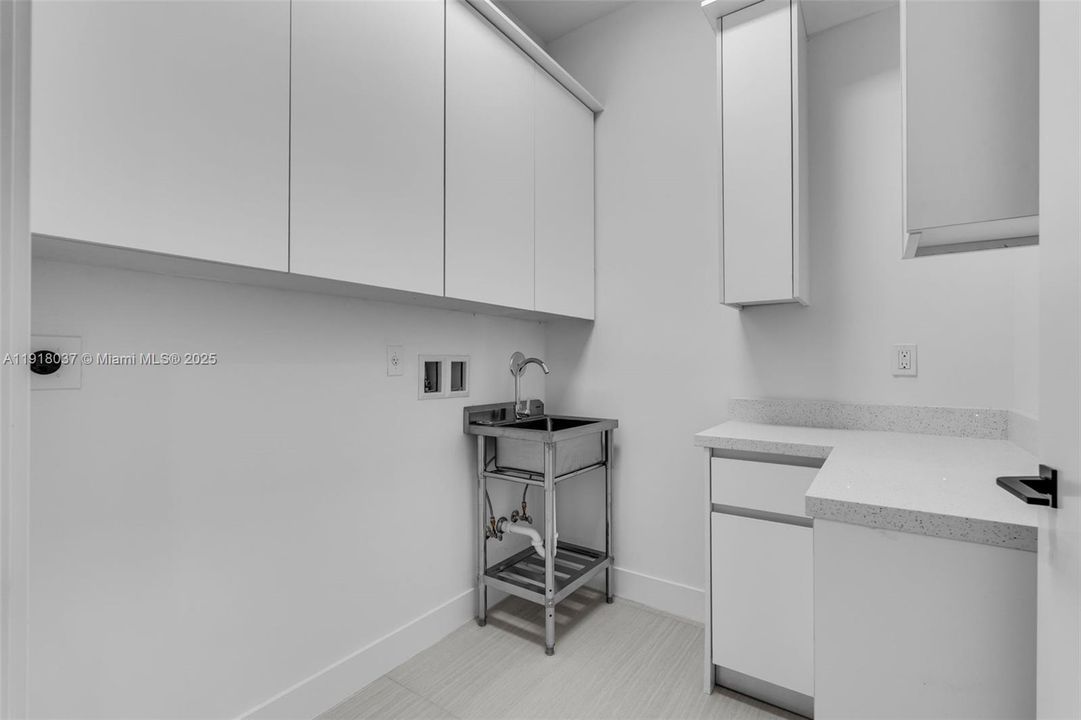 На продажу: $1,649,900 (5 спален, 4 ванн, 3226 Квадратных фут)