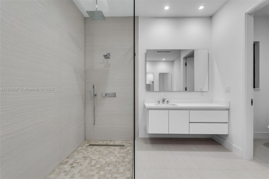 На продажу: $1,649,900 (5 спален, 4 ванн, 3226 Квадратных фут)