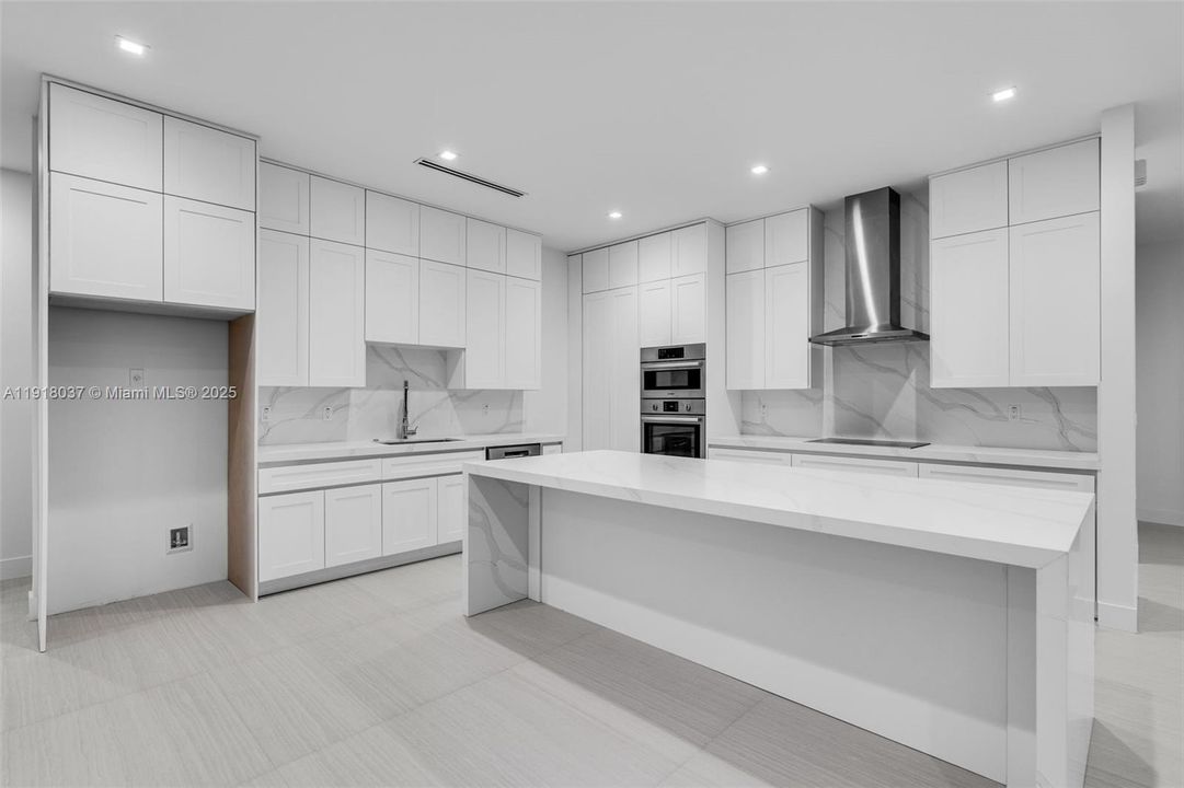 На продажу: $1,649,900 (5 спален, 4 ванн, 3226 Квадратных фут)