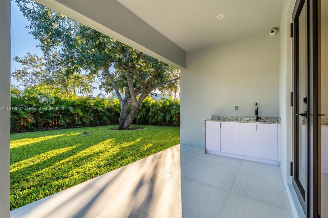 На продажу: $1,649,900 (5 спален, 4 ванн, 3226 Квадратных фут)