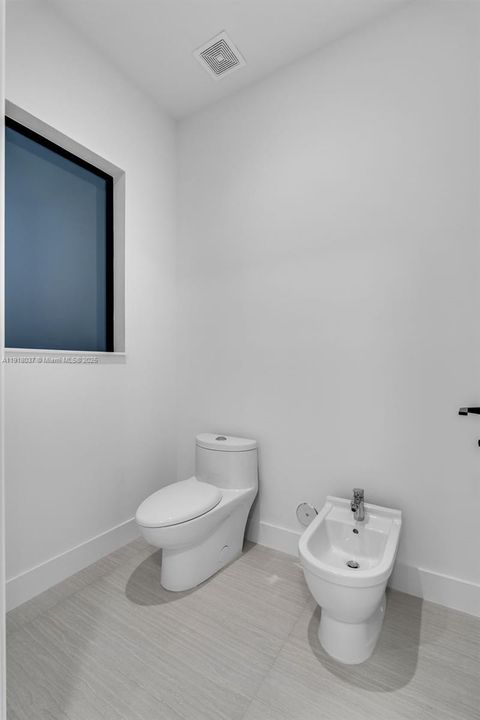 На продажу: $1,649,900 (5 спален, 4 ванн, 3226 Квадратных фут)