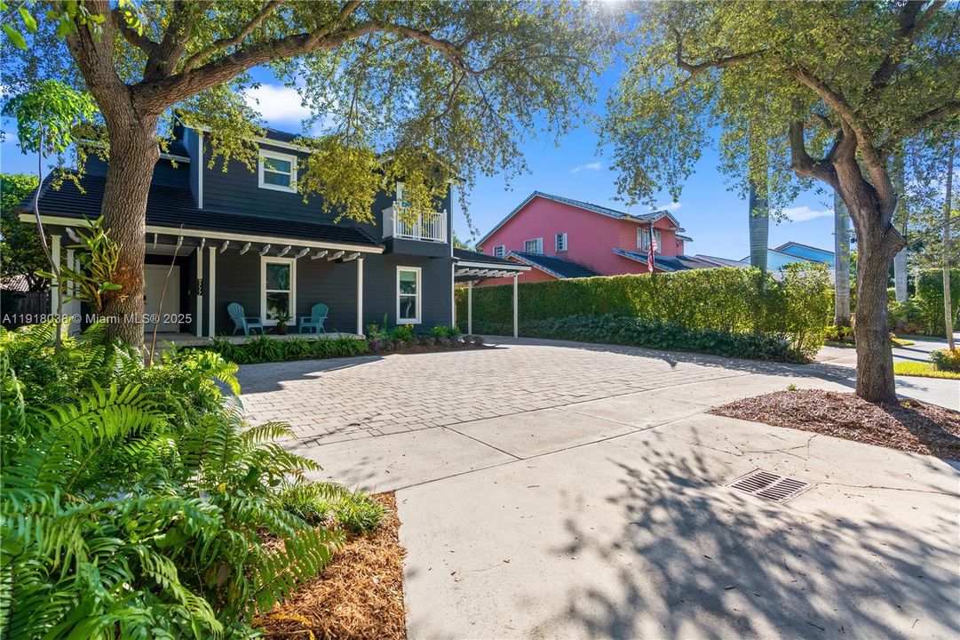 待售: $922,500 (5 贝兹, 3 浴室, 2830 平方英尺)