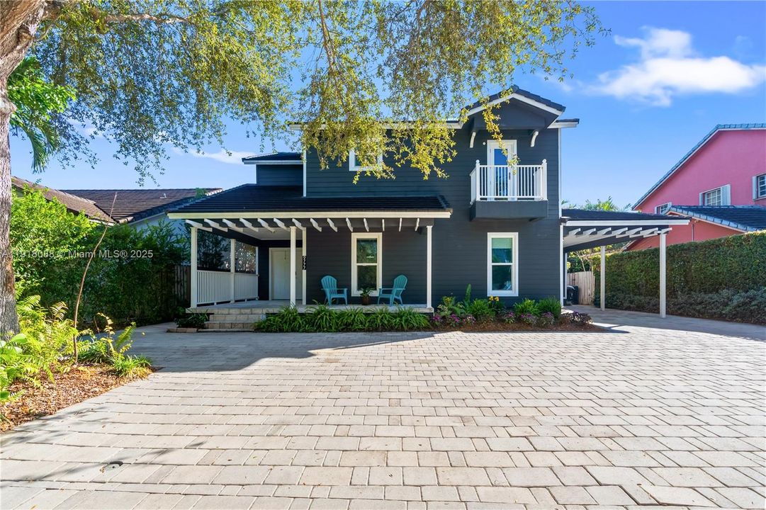 待售: $922,500 (5 贝兹, 3 浴室, 2830 平方英尺)