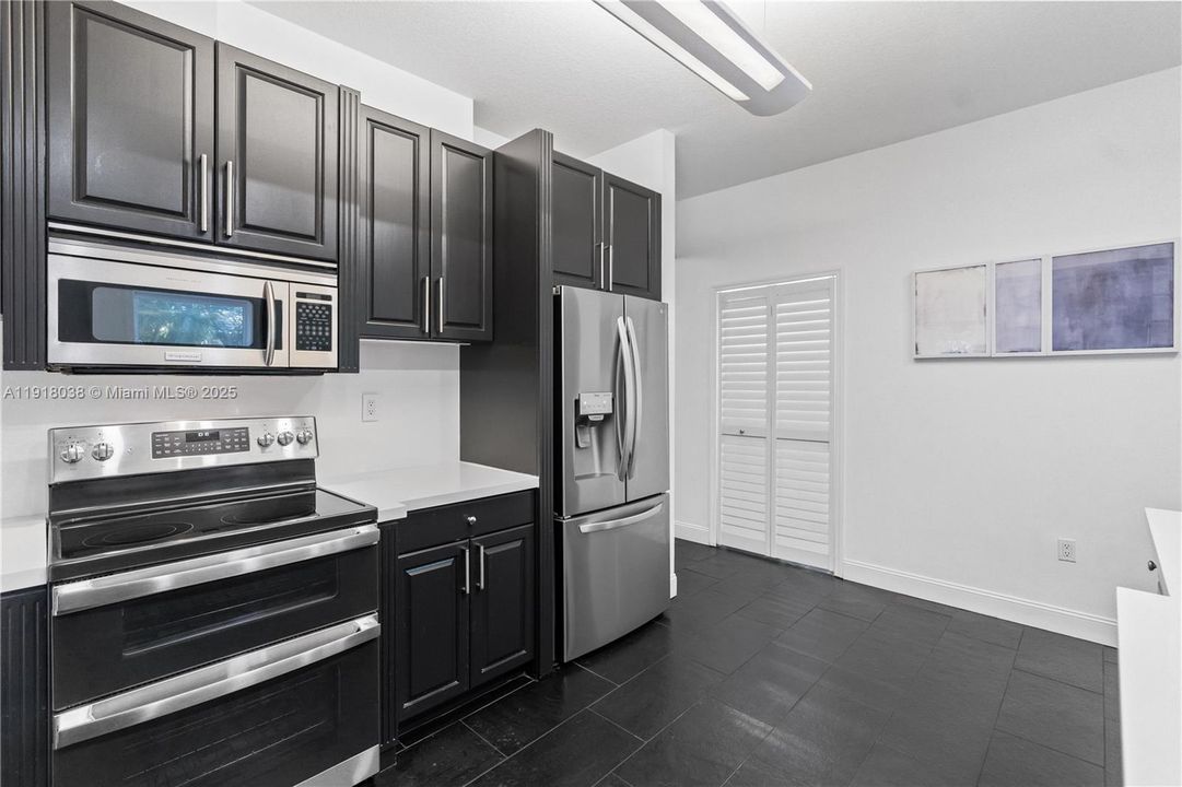 待售: $922,500 (5 贝兹, 3 浴室, 2830 平方英尺)