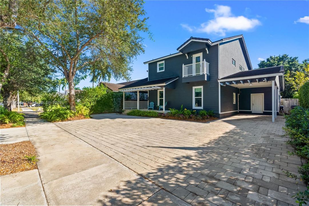 待售: $922,500 (5 贝兹, 3 浴室, 2830 平方英尺)