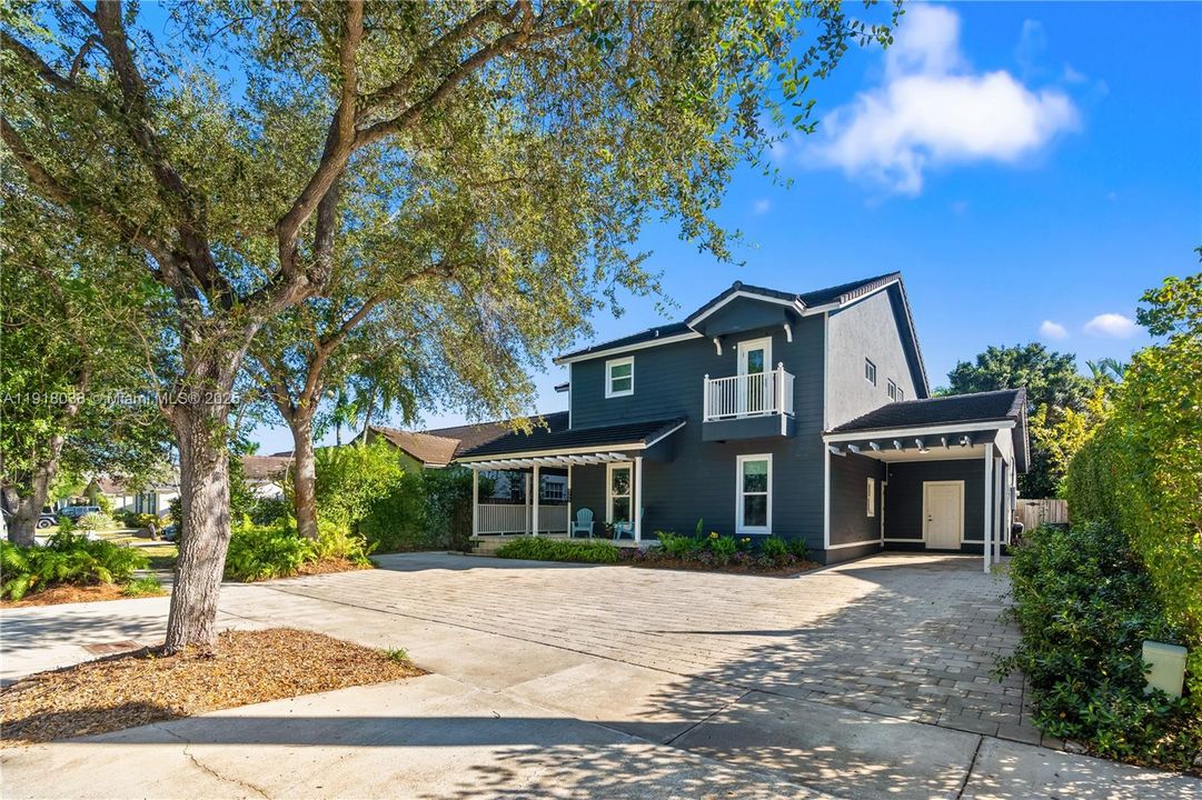 待售: $922,500 (5 贝兹, 3 浴室, 2830 平方英尺)