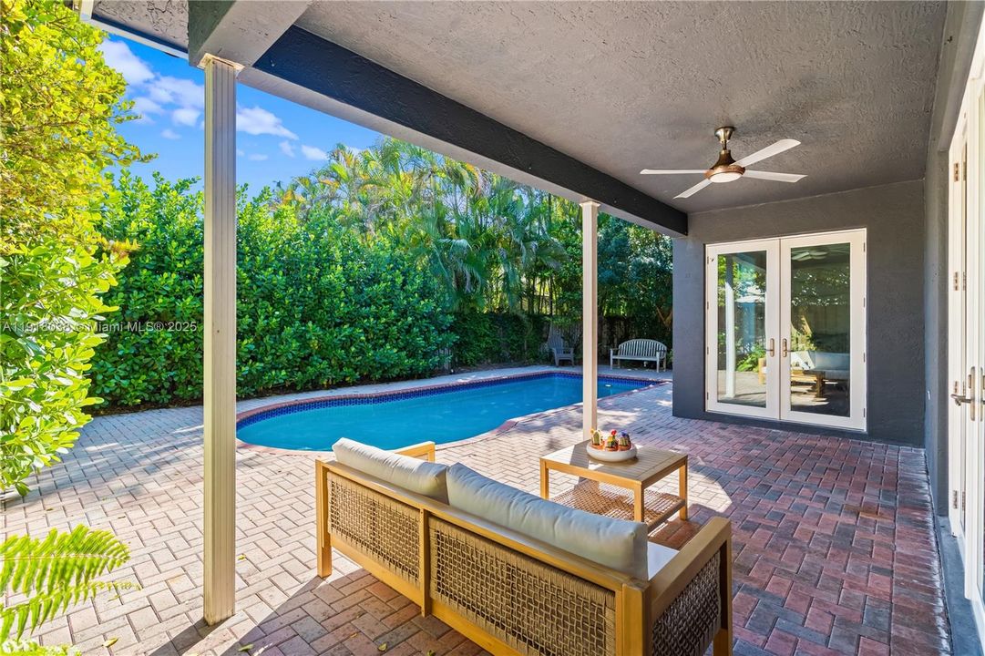 待售: $922,500 (5 贝兹, 3 浴室, 2830 平方英尺)