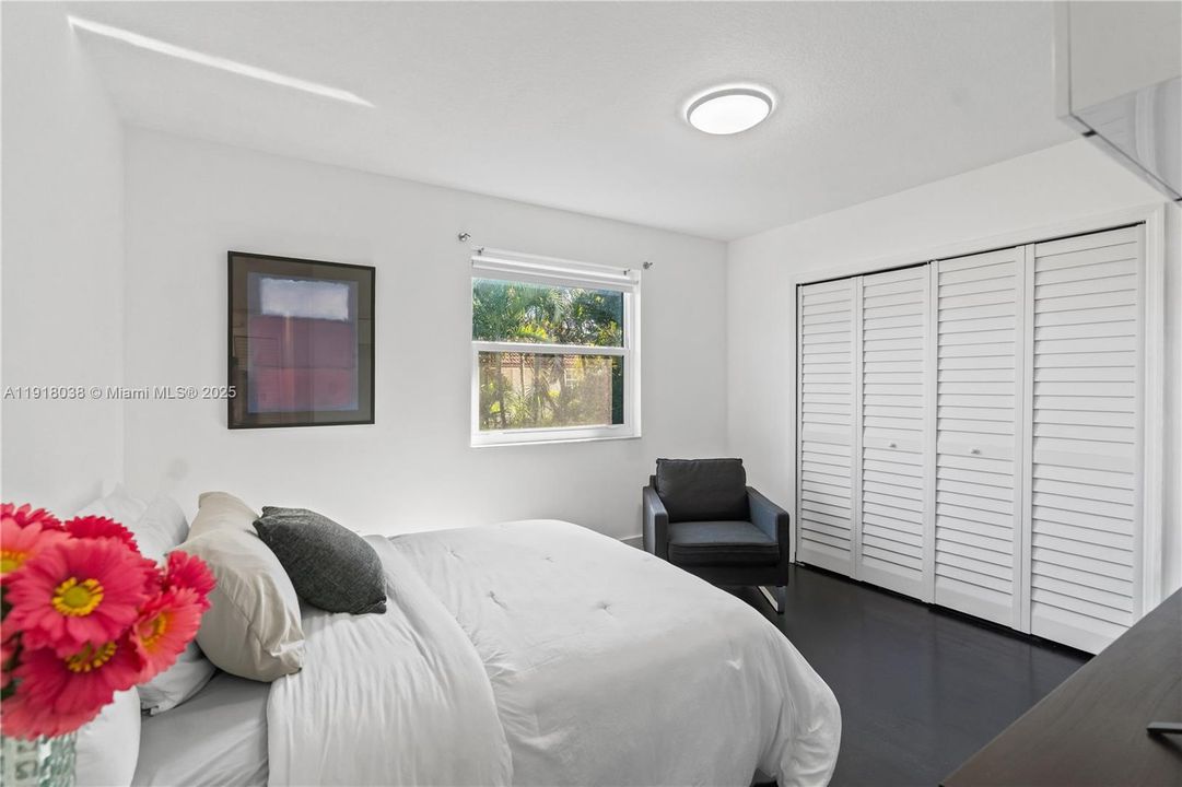 待售: $922,500 (5 贝兹, 3 浴室, 2830 平方英尺)