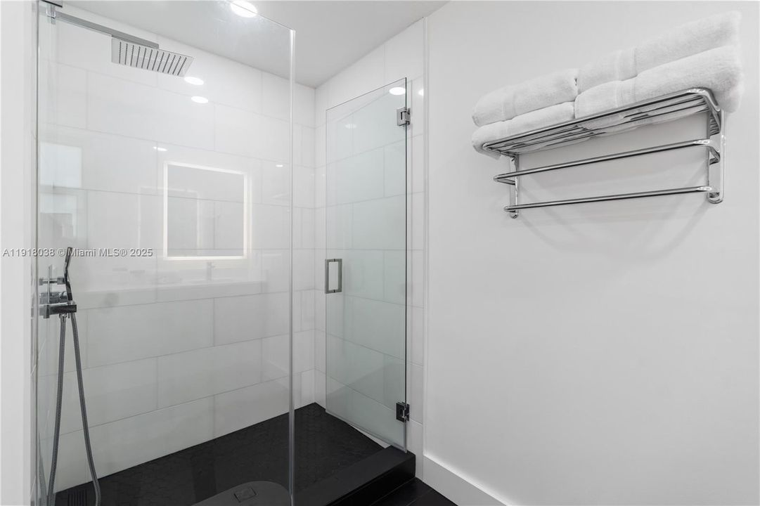 待售: $922,500 (5 贝兹, 3 浴室, 2830 平方英尺)