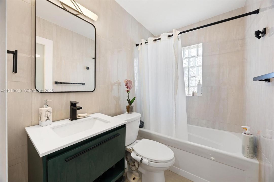 待售: $569,000 (3 贝兹, 2 浴室, 898 平方英尺)