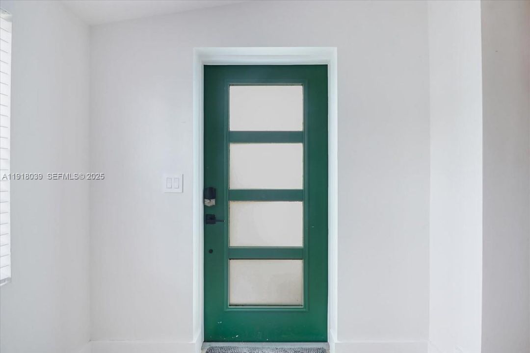 待售: $569,000 (3 贝兹, 2 浴室, 898 平方英尺)