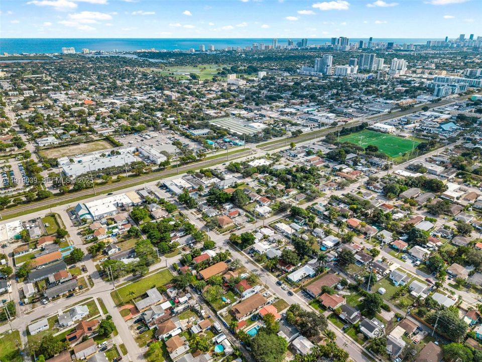 待售: $569,000 (3 贝兹, 2 浴室, 898 平方英尺)