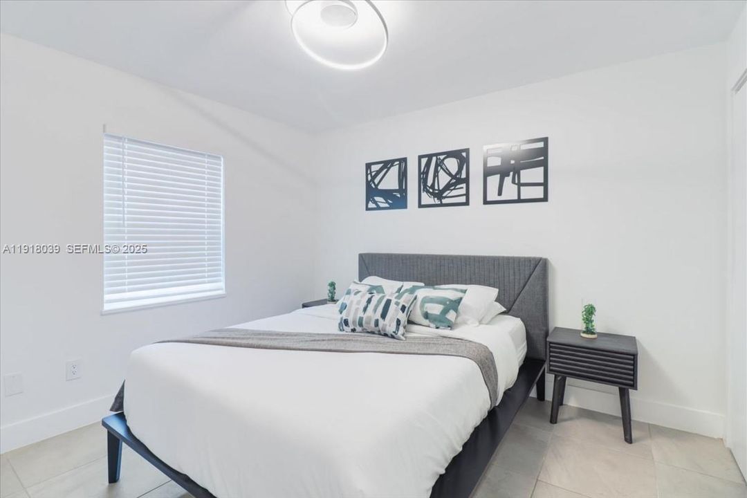 待售: $569,000 (3 贝兹, 2 浴室, 898 平方英尺)