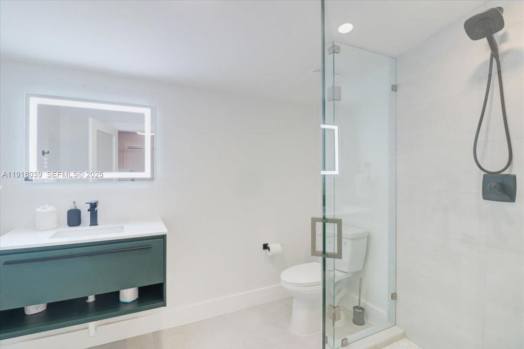 待售: $569,000 (3 贝兹, 2 浴室, 898 平方英尺)