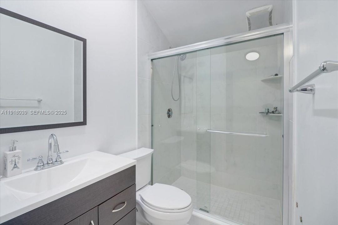 待售: $569,000 (3 贝兹, 2 浴室, 898 平方英尺)