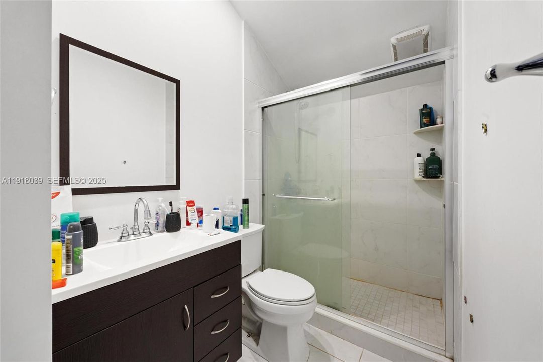 待售: $569,000 (3 贝兹, 2 浴室, 898 平方英尺)