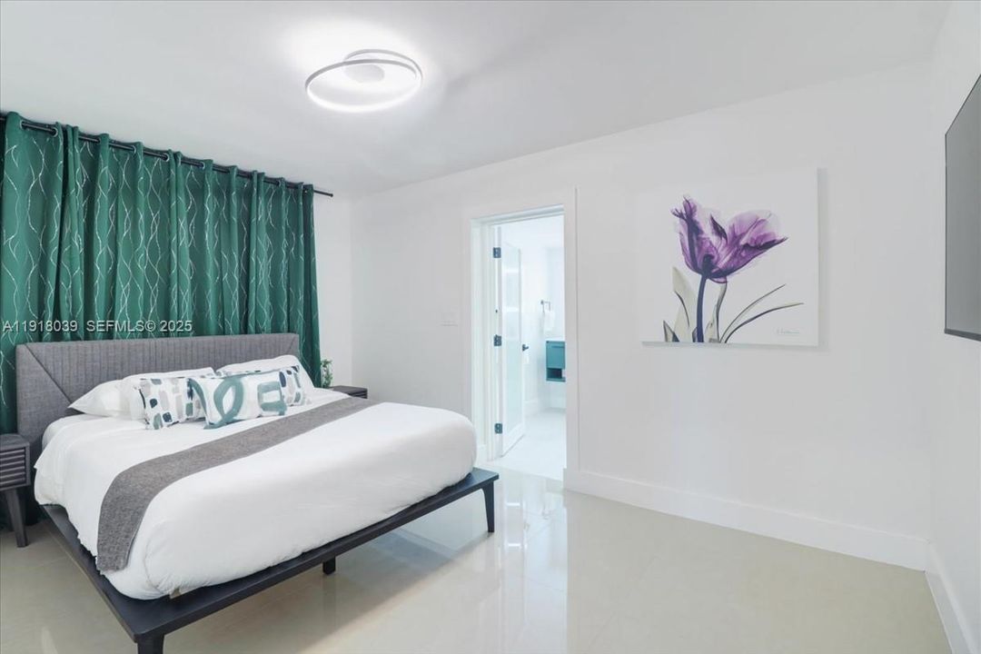 待售: $569,000 (3 贝兹, 2 浴室, 898 平方英尺)